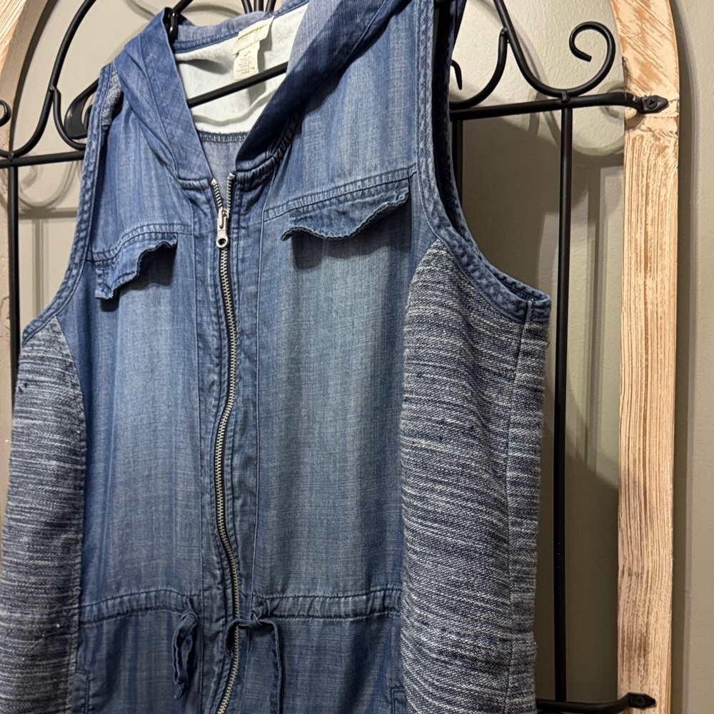 Hooded Vest with Zipper Zenergy by chicos 2 - Picture 8 of 13